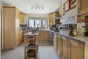 Kitchen- click for photo gallery